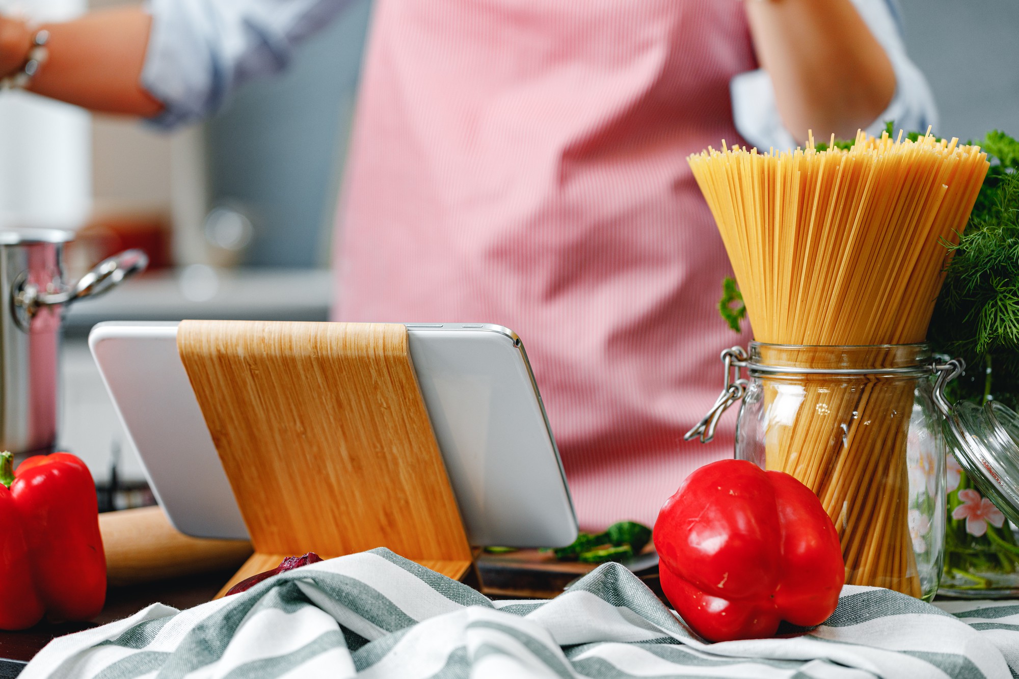 Postazione cucina casalinga attrezzata